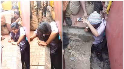 ರೈಲು-ಫ್ಲಾಟ್ಫಾರ್ಮ್ ನಡುವೆ ಸಿಲುಕಿಕೊಂಡ ಯುವತಿ, ಫ್ಲಾಟ್ಫಾರ್ಮ್ ಒಡೆದು ರಕ್ಷಣೆ ಮಾಡಿದ ಸಿಬ್ಬಂದಿ!