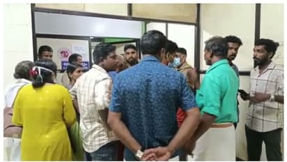 ആലപ്പുഴ മെഡി. കോളേജില് അമ്മയും കുഞ്ഞും മരിച്ച സംഭവം: ഡോ. തങ്കു തോമസ് കോശിയെ മാറ്റിനിര്ത്തും