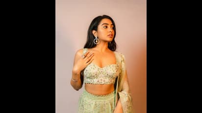 బిగువైన టాప్‌ అందాలతో కేకపెట్టిస్తున్న శివాత్మిక రాజశేఖర్‌.. స్టార్‌ కిడ్‌ని ఇలా చూస్తే పిచ్చెక్కిపోవాల్సిందే