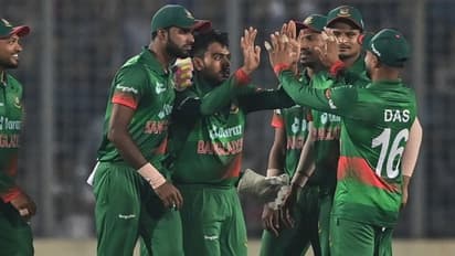 ‘వాళ్లిద్దరినీ బంగ్లాదేశ్‌లో పెళ్లికి తీసుకెళ్లారా..? ఎందుకు అక్కడ కూర్చోబెడుతున్నట్టు..? ’