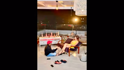 నా తనివి తీరలేదు అంటూ దారుణం చేసిన ఆర్జీవీ.. ఆమె పాదాలని నోటితో, వర్మ ఏంటీ కర్మ.. 