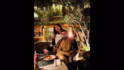 పెదవుల అందం అదరహో.. చూస్తూ ఉండిపోవాలనిపించే సొగసుతో మైమరపిస్తున్న హెబ్బా పటేల్ 