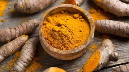 Turmeric Remedies: ಅರಿಶಿನದ ಈ ಕ್ರಮಗಳು ಆರ್ಥಿಕ ಬಿಕ್ಕಟ್ಟನ್ನು ನಿವಾರಿಸುತ್ತವೆ!