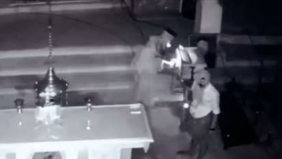 സിസിടിവി തുണി കൊണ്ട് മറച്ച് കാണിക്ക വഞ്ചി കുത്തിത്തുറന്നു; നിരവധി കേസുകളിലെ പ്രതി മണിയന് പിടിയില്