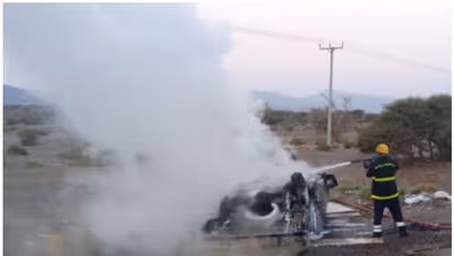 ഒമാനില് വാഹനത്തിന് തീപിടിച്ച് ഒരാള്ക്ക് പരിക്ക്