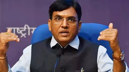 Covid 19 India: கொரோனா பரவல் இன்னும் முடியவில்லை! அதிகாரிகளுக்கு மத்திய சுகாதார அமைச்சர் எச்சரிக்கை