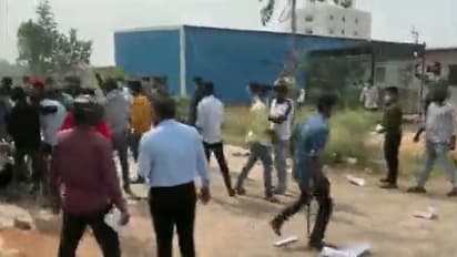 Telangana: ಎಂಗೇಜ್ಮೆಂಟ್ ದಿನವೇ ಮನೆಗೆ ನುಗ್ಗಿ 100ಕ್ಕೂ ಹೆಚ್ಚು ಜನರಿಂದ ಮಹಿಳೆ ಕಿಡ್ನ್ಯಾಪ್..!