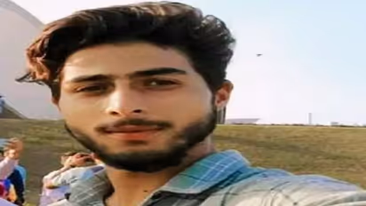 अलीगढ़: कश्मीरी छात्र लापता होने से परिजन में मचा हंगामा, निकलने से पहले 10वीं के युवक ने भाई से बोली ऐसी बात