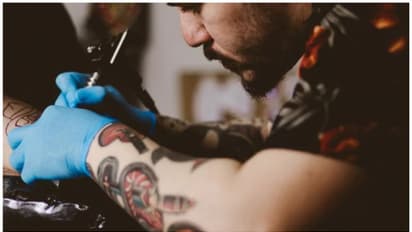 ശരീരത്തില്‍ 800 ടാറ്റൂ; പബ്ബില്‍ പ്രവേശനം നിഷേധിച്ചെന്ന് യുവതിയുടെ ആരോപണം