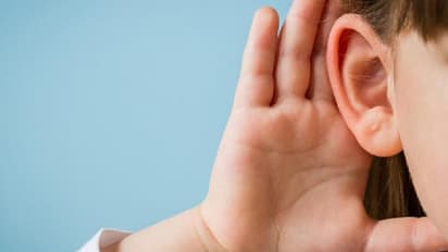 Hearing Loss : കുട്ടികളിലെ കേൾവി ശക്തിയില്ലായ്മ തിരിച്ചറിയാൻ വൈകുമ്പോൾ...