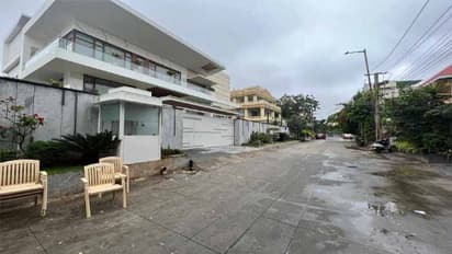 ఢిల్లీ లిక్కర్ స్కాంలో నేడు సీబీఐ విచారణ: హైద్రాబాద్లో కవిత నివాసం వద్ద భారీగా పోలీసుల మోహరింపు