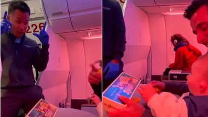 ആംഗ്യഭാഷയില് കുരുന്നിനോട് സംസാരിക്കുന്ന ഫ്ലൈറ്റ് അറ്റന്ഡന്റ്; മനോഹരം ഈ വീഡിയോ