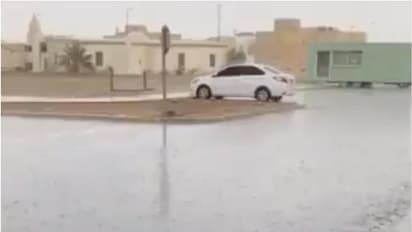 യുഎഇയില് കനത്ത മഴ, റോഡുകളില് വെള്ളക്കെട്ട്