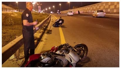 ബഹ്‌റൈനില്‍ കാറും ബൈക്കുകളും കൂട്ടിയിടിച്ച് അപകടം; രണ്ടു പേര്‍ക്ക് പരിക്ക്