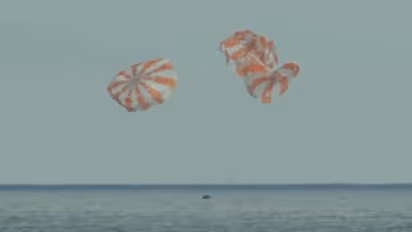 Spalshdown! NASA's Orion capsule returns to Earth after 25-day lunar flight