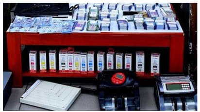 കള്ളനോട്ട് ഉപയോഗിച്ച് തട്ടിപ്പ്; യുഎഇയില് എട്ട് പ്രവാസികള് അറസ്റ്റില്