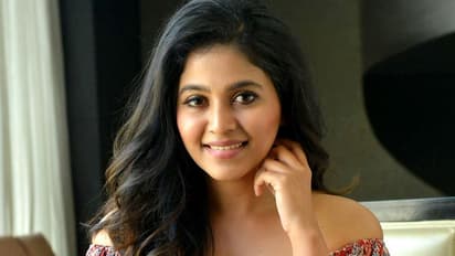 தவறான உறவில் இருந்தேன்..! யார் அவர்? நடிகை அஞ்சலி கூறிய பரபரப்பு தகவல்..!