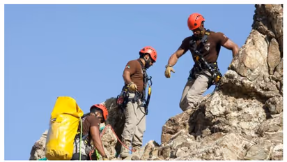 യുഎഇയില്‍ മല കയറുന്നതിനിടെ വഴിതെറ്റിയ വിദേശി കുടുംബത്തെ രക്ഷപ്പെടുത്തി പൊലീസ്