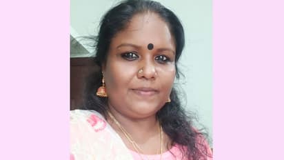  വിദ്യാർത്ഥിനിയുടെ മനസറിഞ്ഞ സിന്ധു ടീച്ചർ, ചേർത്തുനിർത്തി നോവകറ്റിയ അമ്മ മനസ്