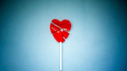 കാമുകന്‍റെ മാതാപിതാക്കളെ കാണാന്‍ പോയി, അച്ഛനെ കണ്ട യുവതി ഞെട്ടി, തന്‍റെ പഴയ കാമുകൻ!