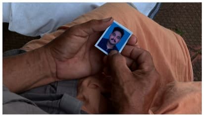 'ജോലി തട്ടിപ്പിനിരയായി, രണ്ടരലക്ഷത്തോളം നഷ്ടമായി', യുവാവ് ആത്മഹത്യ ചെയ്തത് മനോവിഷമം മൂലമെന്ന് കുടുംബം