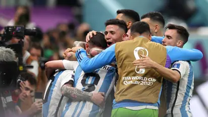 ആല്വാരസിന്റെ ഡബിള്ബാരല്! മെസി മിസൈല്, അസിസ്റ്റ്; അര്ജന്റീന ഫൈനലില്