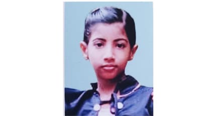 പിതാവിനൊപ്പം സ്കൂട്ടറിൽ പോകുമ്പോൾ അപകടം; പരിക്കേറ്റ എട്ടു വയസുകാരി മരിച്ചു