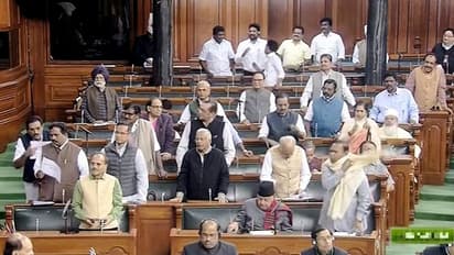 ഇന്ത്യ-ചൈന സംഘര്ഷം: പാര്ലമെന്റില് ഇന്നും പ്രതിപക്ഷ പ്രതിഷേധം, ഇരുസഭകളില് നിന്നും ഇറങ്ങിപ്പോയി