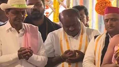 అఖిలేష్ యాదవ్, కుమారస్వామిలతో కేసీఆర్ భేటీ: దేశ రాజకీయాలపై చర్చ