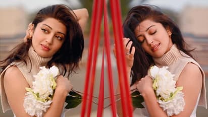 Pranita Subhash: యద అందాలకు పూలు అడ్డుపెట్టి కొంటెగా కవ్విస్తున్న పవన్ హీరోయిన్... స్టైలిష్ లుక్ లో ప్రణీత !