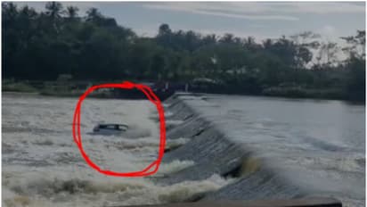 ചെക്ക് ഡാം കടക്കവെ പെട്ടെന്നുണ്ടായ ശക്തമായ ഒഴുക്കില് കാര് ഒഴുകിപ്പോയി; ഡ്രൈവറെ രക്ഷപ്പെടുത്തി