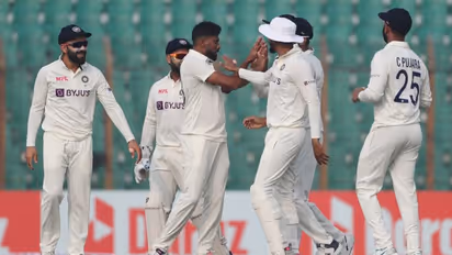 രണ്ടാം ടെസ്റ്റില് ബംഗ്ലാദേശിന് ബാറ്റിംഗ്, ഇന്ത്യന് ടീമില് സര്പ്രൈസ് മാറ്റം