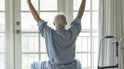 Chanakya Niti: बुढ़ापे में रहना चाहते हैं खुशहाल तो आज से ही करें तैयारी, ध्यान रखें ये 4 बातें