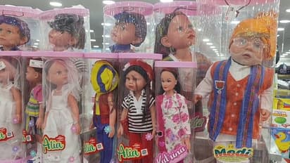 வாடிக்கையாளர்களின் கவனத்தை ஈர்த்த மோடி பொம்மை… விலை என்ன தெரியுமா?