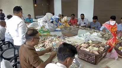 मंदिर की दानपेटी में मिले यूरो-डॉलर, किसी में मिला चेक, एक में मिली चिट्ठी- लिखा था हे भगवान मेरी शादी करवाओ