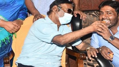 விஜயகாந்தின் புகைப்படத்தைப் பார்த்து ரசிகர்கள் வேதனை!