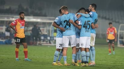 ISL 2022-23: Mumbai City FC reclaim No. 1 spot after a dominant win over East Bengal FC