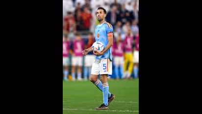 Sergio Busquets retires from international football; Xavi and Jordi Alba laud his glorious career