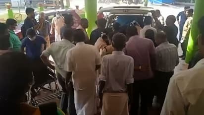 കൊട്ടാരക്കരയിൽ യുവാവ് ഭാര്യയെ പെട്രോളൊഴിച്ച് കത്തിക്കാൻ ശ്രമിച്ചു