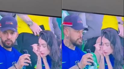 ಪಂದ್ಯದ ನಡುವೆ ಪತ್ನಿಯ ಮೇಕಪ್ಗೆ ಸಹಾಯ ಮಾಡಿದ ಪತಿ, ನೆಟ್ಟಿಗರಿಂದ ವರ್ಷದ ಗಂಡ ಪ್ರಶಸ್ತಿ!