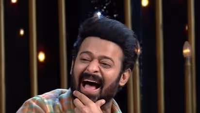 படம் பிளாப் ஆனாலும் சம்பள விஷயத்தில் அவர்தான் டாப்... விஜய், அஜித் முதல் ஷாருக் வரை பிரபலங்களின் சம்பள விவரம் 