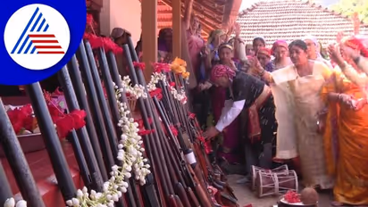 ಕೊಡವರ  ವಿಶೇಷ ಕೋವಿ ಹಬ್ಬ,  ಪೂಜೆ ಮಾಡಿ ಗುಂಡು ಹೊಡೆದು ಶೌರ್ಯ 