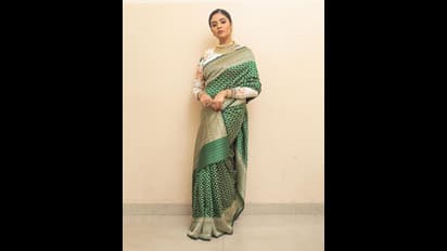 శ్రీముఖి అందం పెంచేస్తున్న జడ కొప్పు.. నిండైన చీరలో, ఆభరణాలతో బుల్లితెర రాములమ్మ రాజసం  