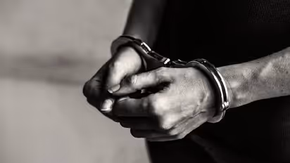 गोरखपुर: गर्लफ्रेंड को गिफ्ट देने के लिए युवक दोस्तों साथ करता था लूट, इस तरह से राज खुलने के बाद पहुंचा जेल