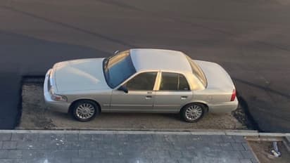 കാര് പാര്ക്ക് ചെയ്തിരുന്ന ഭാഗം ഒഴിവാക്കി ടാറിങ്; സൗദിയില് കരാറുകാരനെ കൊണ്ട് വീണ്ടും ടാര് ചെയ്യിച്ചു