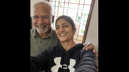 முதல் கார் வாங்கியதும்.. சூரரைப்போற்று டீம் உடன் ஜாலி ரைடு சென்ற சுதா கொங்கரா- அந்த காரின் விலை இத்தனை கோடியா?