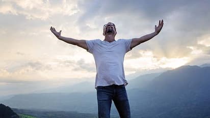 Astrology: एक राशि में 3 ग्रह होने से बनें 2 ‘राजयोग’, जानें कितनी राशि वालों को मिलेगा इसका फायदा?