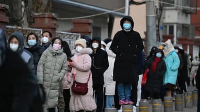 चीन में कोरोना का तांडव, 60% लोगों को कोविड होने की संभावना, लाखों लोगों की मौत का अनुमान