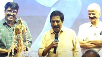 'കുറേക്കാലമായി മൂടിവച്ചിരുന്ന സത്യം'; 'കാപ്പ' ലോഞ്ചിംഗ് വേദിയില് ചിരിയുണര്ത്തി ശ്രീനിവാസന്