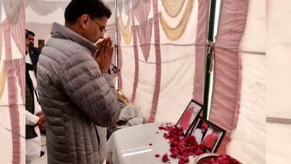 CM अशोक गहलोत के जिले जोधपुर पहुंचे सचिन पायलट, आखें हो गईं नम...आंसू पोंछते हुए लोगों को लगाया गले